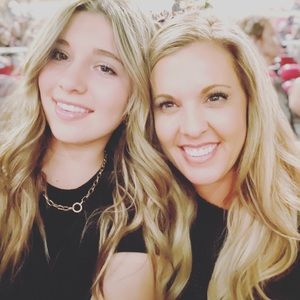 Meet your Posher, Elisa